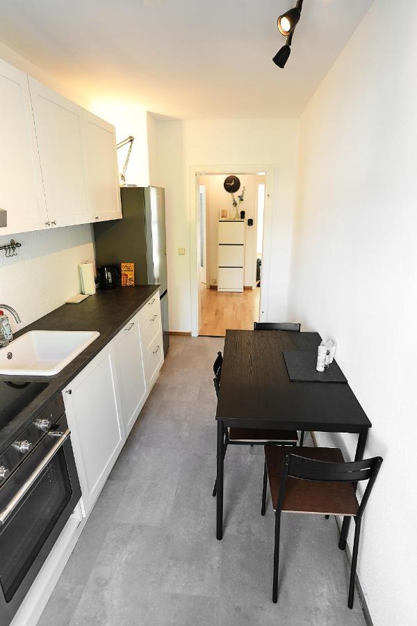 N2 Centrally Located 3-Room Apartment With Balcony Or Individual Rooms Карлсруе Екстер'єр фото