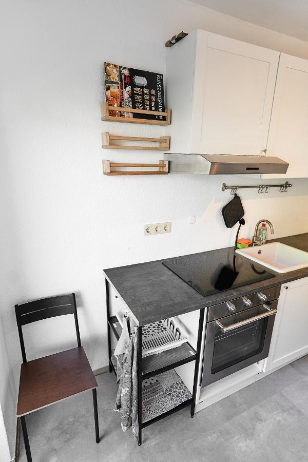 N2 Centrally Located 3-Room Apartment With Balcony Or Individual Rooms Карлсруе Екстер'єр фото