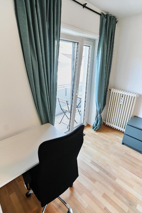 N2 Centrally Located 3-Room Apartment With Balcony Or Individual Rooms Карлсруе Екстер'єр фото