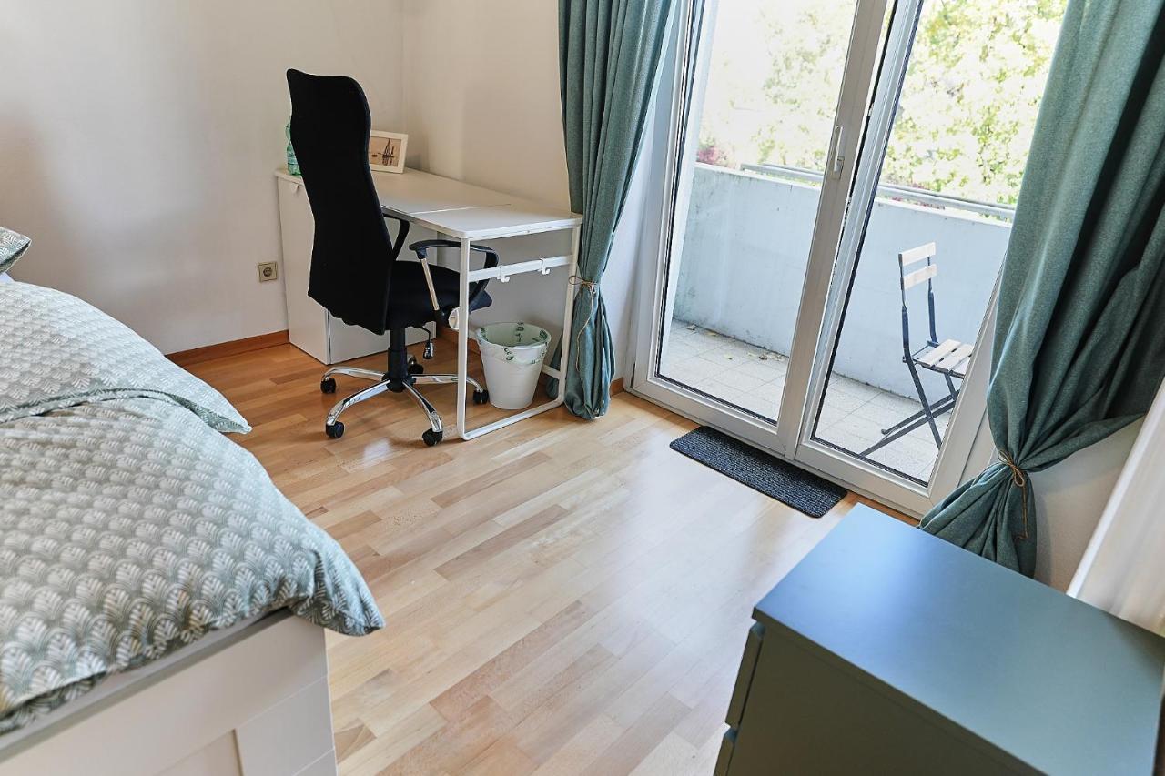 N2 Centrally Located 3-Room Apartment With Balcony Or Individual Rooms Карлсруе Екстер'єр фото