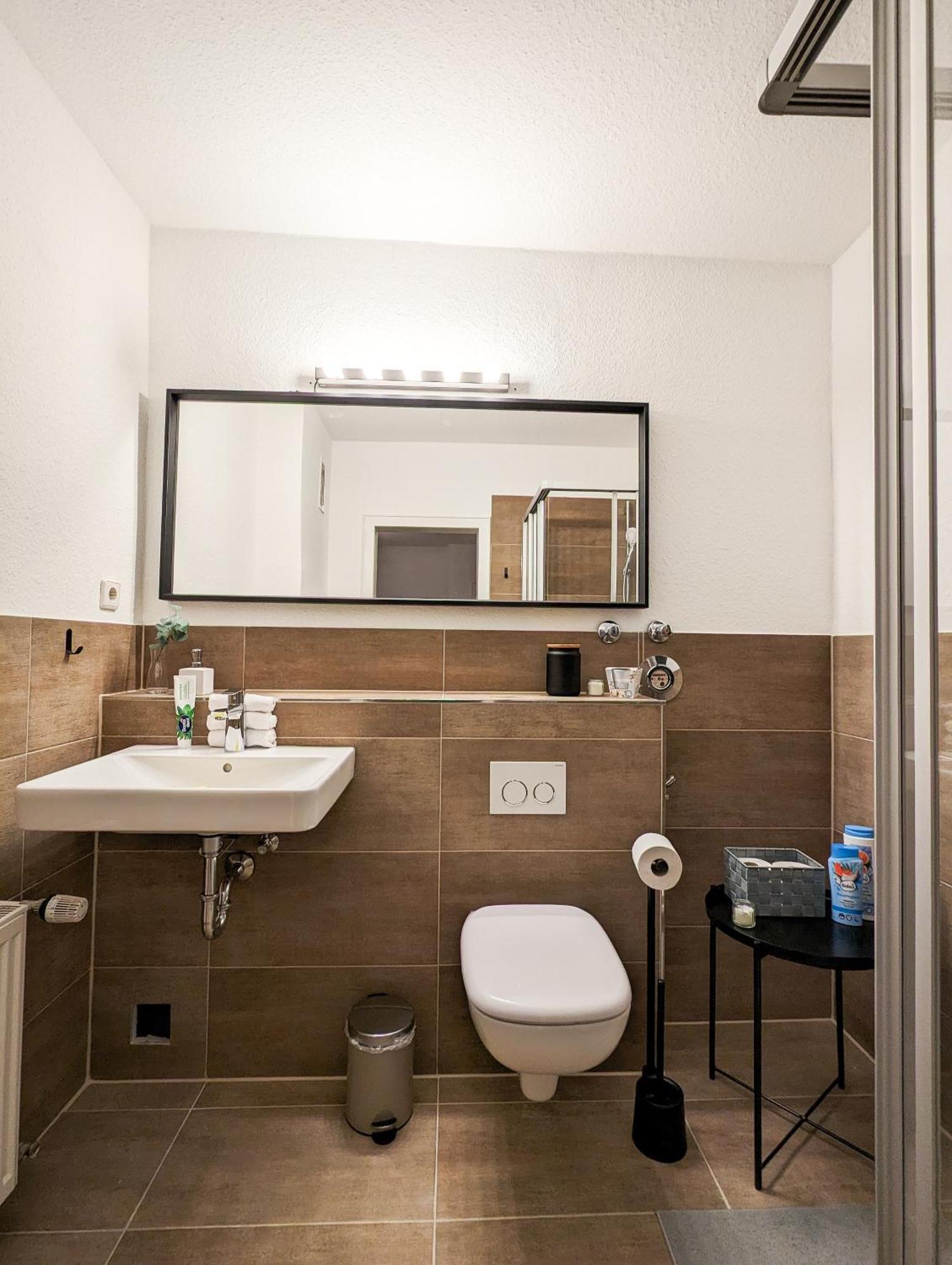 N2 Centrally Located 3-Room Apartment With Balcony Or Individual Rooms Карлсруе Екстер'єр фото