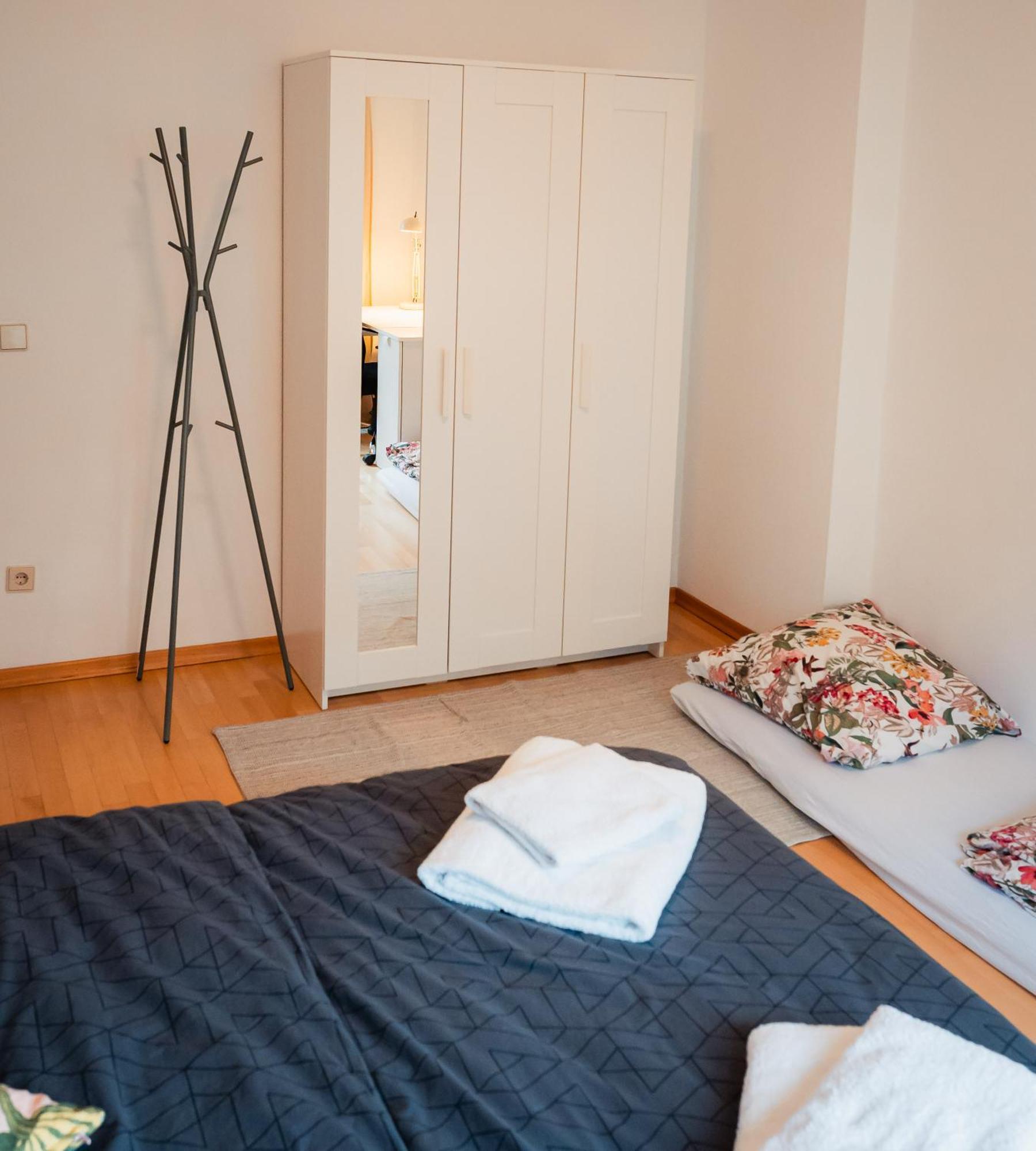 N2 Centrally Located 3-Room Apartment With Balcony Or Individual Rooms Карлсруе Екстер'єр фото